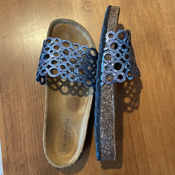 Slip on sandal. Like New - Picture 4 of 7